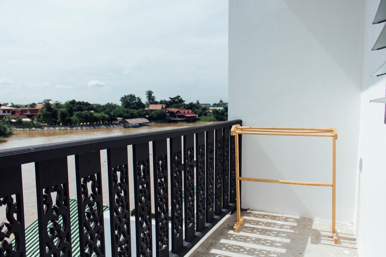 11:11 Hostel Ayutthaya Extérieur photo